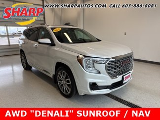 Used 2023 GMC Terrain Denali image 1
