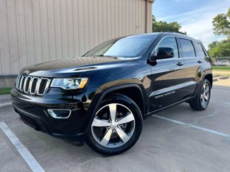 Used 2019 Jeep Grand Cherokee Laredo image 1