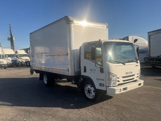 Used 2018 Isuzu NPR image 1
