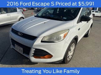 Used 2016 Ford Escape S image 1