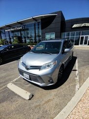 Used 2019 Toyota Sienna XLE Premium image 1