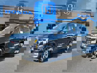 Used 2024 GMC Terrain SLE image 1