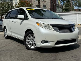 Used 2011 Toyota Sienna Limited image 1