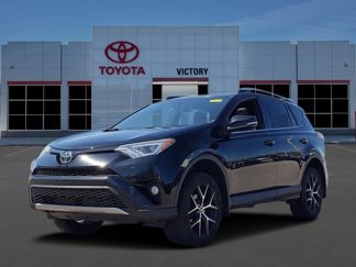 Used 2018 Toyota RAV4 SE image 1