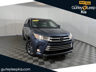 Used 2017 Toyota Highlander XLE image 1
