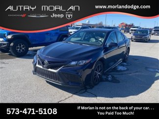 Used 2022 Toyota Camry SE image 1
