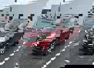 Used 2015 Chevrolet Traverse LT image 1