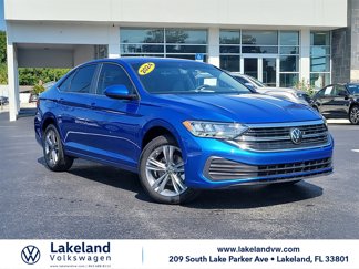 Used 2024 Volkswagen Jetta SE image 1