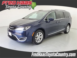 Used 2017 Chrysler Pacifica Touring-L Plus w/ Tire & Wheel Group image 1