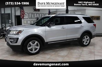Used 2017 Ford Explorer XLT image 1