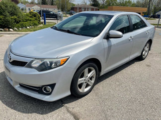 Used 2014 Toyota Camry SE image 1