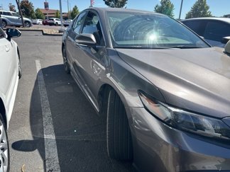 Used 2022 Toyota Camry SE image 1