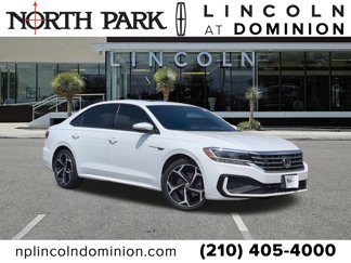 Used 2022 Volkswagen Passat 2.0T R-Line image 1