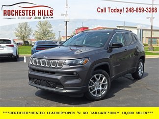 Used 2022 Jeep Compass Latitude image 1