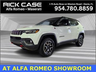 Used 2024 Jeep Compass Trailhawk image 1