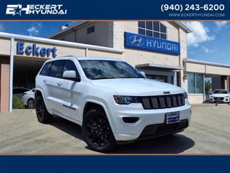 Used 2021 Jeep Grand Cherokee Laredo X image 1