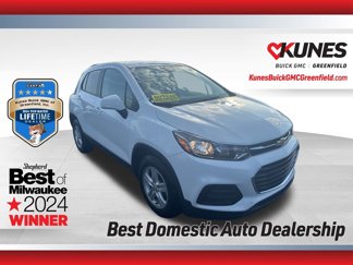 Used 2022 Chevrolet Trax LS w/ Tint and Cruise Package image 1