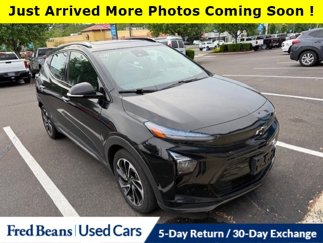 Certified 2022 Chevrolet Bolt EUV Premier w/ Sun & Sound Package image 1