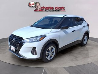 New 2025 Nissan Kicks Play S image 1