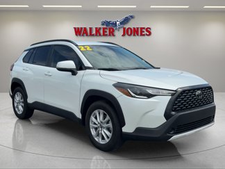 Used 2022 Toyota Corolla Cross LE image 1