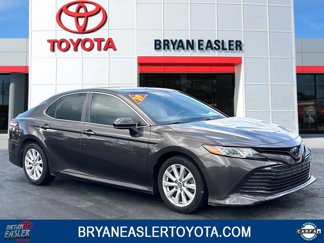 Used 2019 Toyota Camry LE image 1
