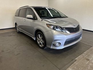 Used 2013 Toyota Sienna SE image 1