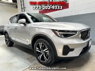Used 2024 Volvo XC40 B5 Core image 1