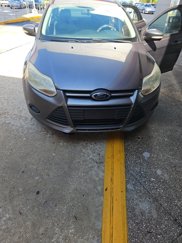 Used 2014 Ford Focus SE image 1