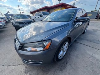 Used 2015 Volkswagen Passat TDI SEL Premium image 1