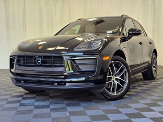 New 2025 Porsche Macan image 1