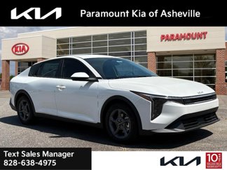 New 2025 Kia K4 LXS image 1