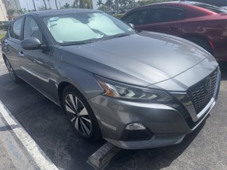 Used 2022 Nissan Altima 2.5 SV image 1