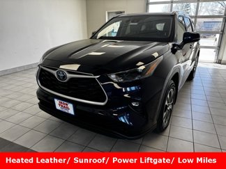 Certified 2022 Toyota Highlander XLE image 1