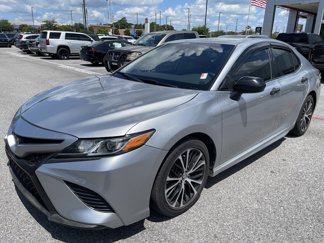 Used 2020 Toyota Camry SE image 1
