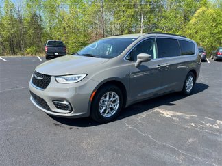 Used 2022 Chrysler Pacifica Touring-L image 1