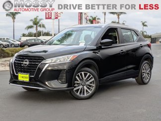 Used 2024 Nissan Kicks SV image 1
