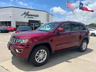 Used 2019 Jeep Grand Cherokee Laredo image 1