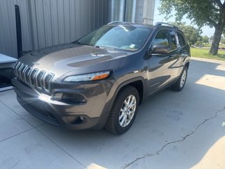 Used 2016 Jeep Cherokee Latitude w/ Cold Weather Group image 1