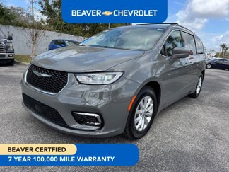 Used 2022 Chrysler Pacifica Touring-L image 1