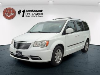 Used 2016 Chrysler Town & Country Touring image 1