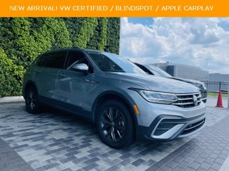 Used 2023 Volkswagen Tiguan SE image 1