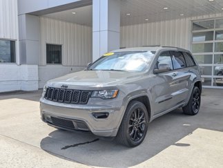 Used 2021 Jeep Grand Cherokee Laredo X image 1