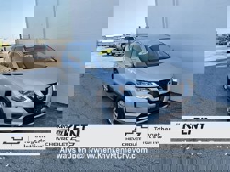 Used 2018 Nissan Rogue SV image 1