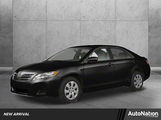 Used 2010 Toyota Camry LE image 1