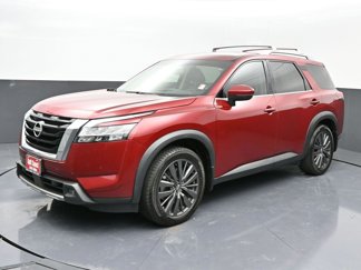 Used 2022 Nissan Pathfinder SL image 1