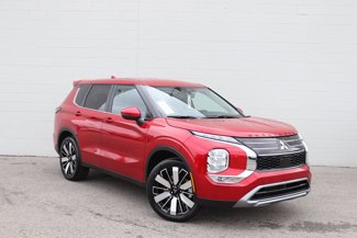 New 2025 Mitsubishi Outlander SE image 1