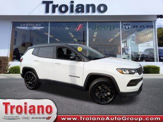 Certified 2024 Jeep Compass Latitude w/ Convenience Group image 1