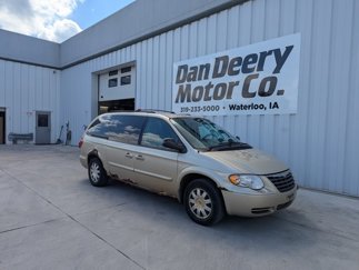 Used 2006 Chrysler Town & Country Touring w/ Leather Interior Group image 1