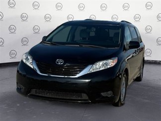 Used 2015 Toyota Sienna LE image 1