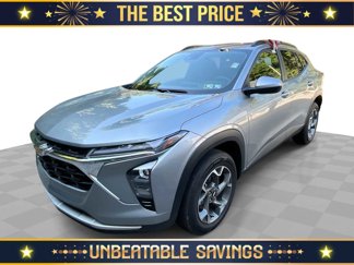 Used 2025 Chevrolet Trax LT w/ Driver Confidence Package image 1